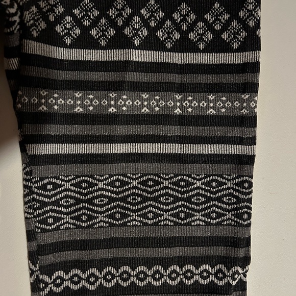 🛍️3/20🛍️Ardene Patterned Leggings - Picture 2 of 3